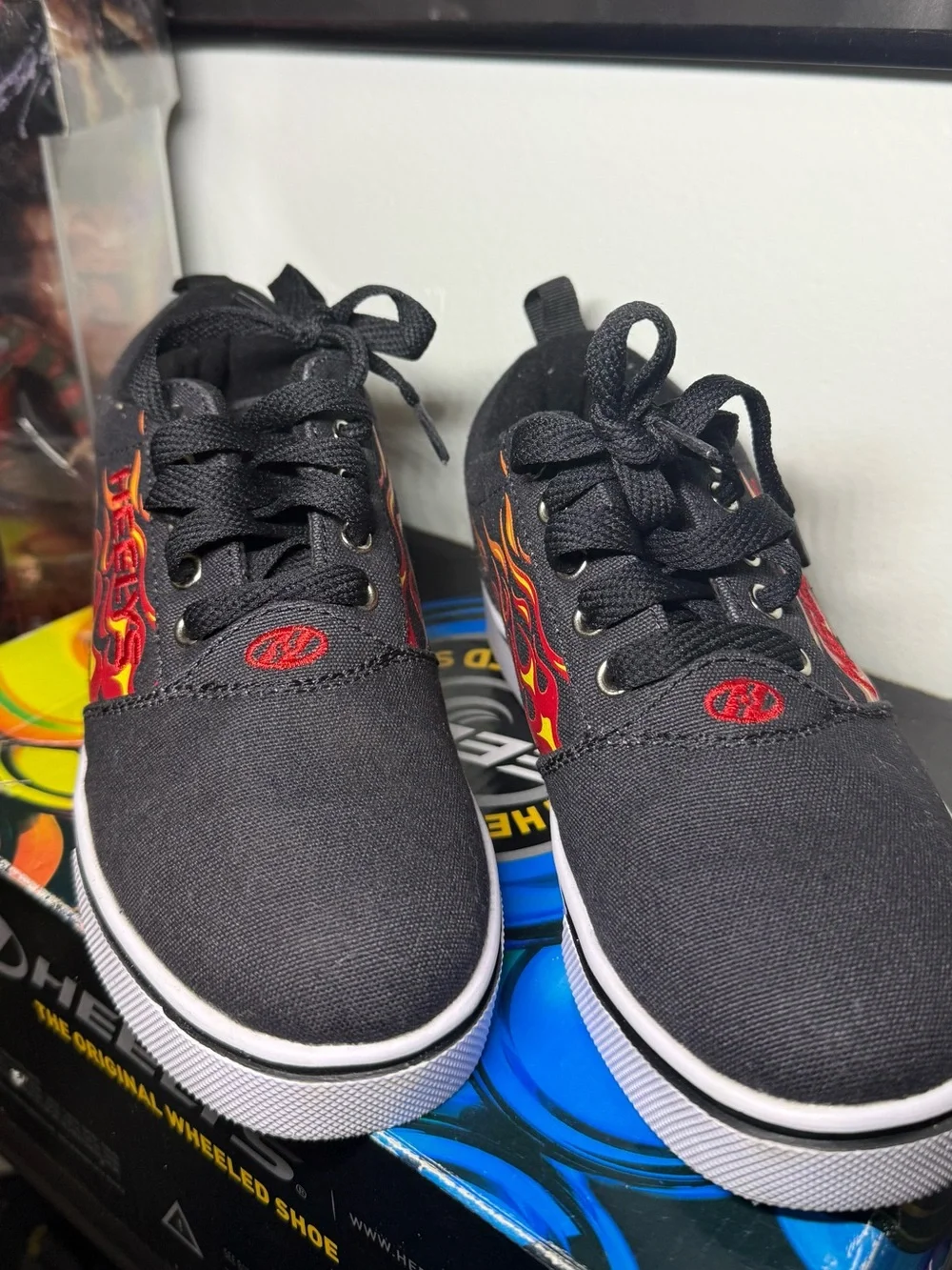 Like New Y2K 2000s Heelys Boys Pro 20 Print Shoes Embroidered Flames With Box